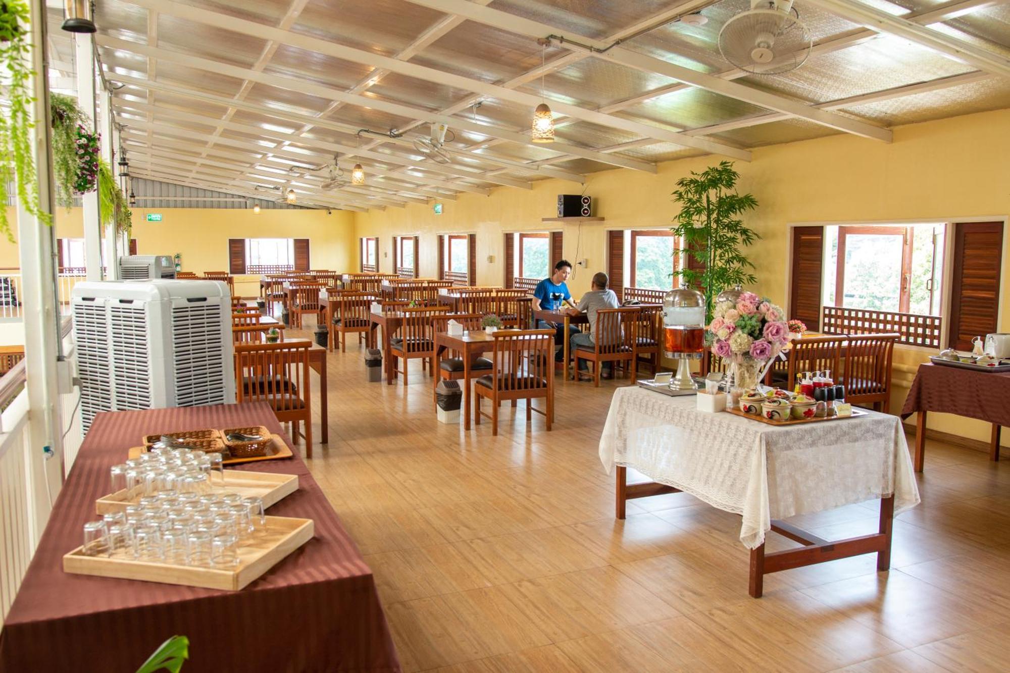 Nonnee Lampang Hotel Exterior foto